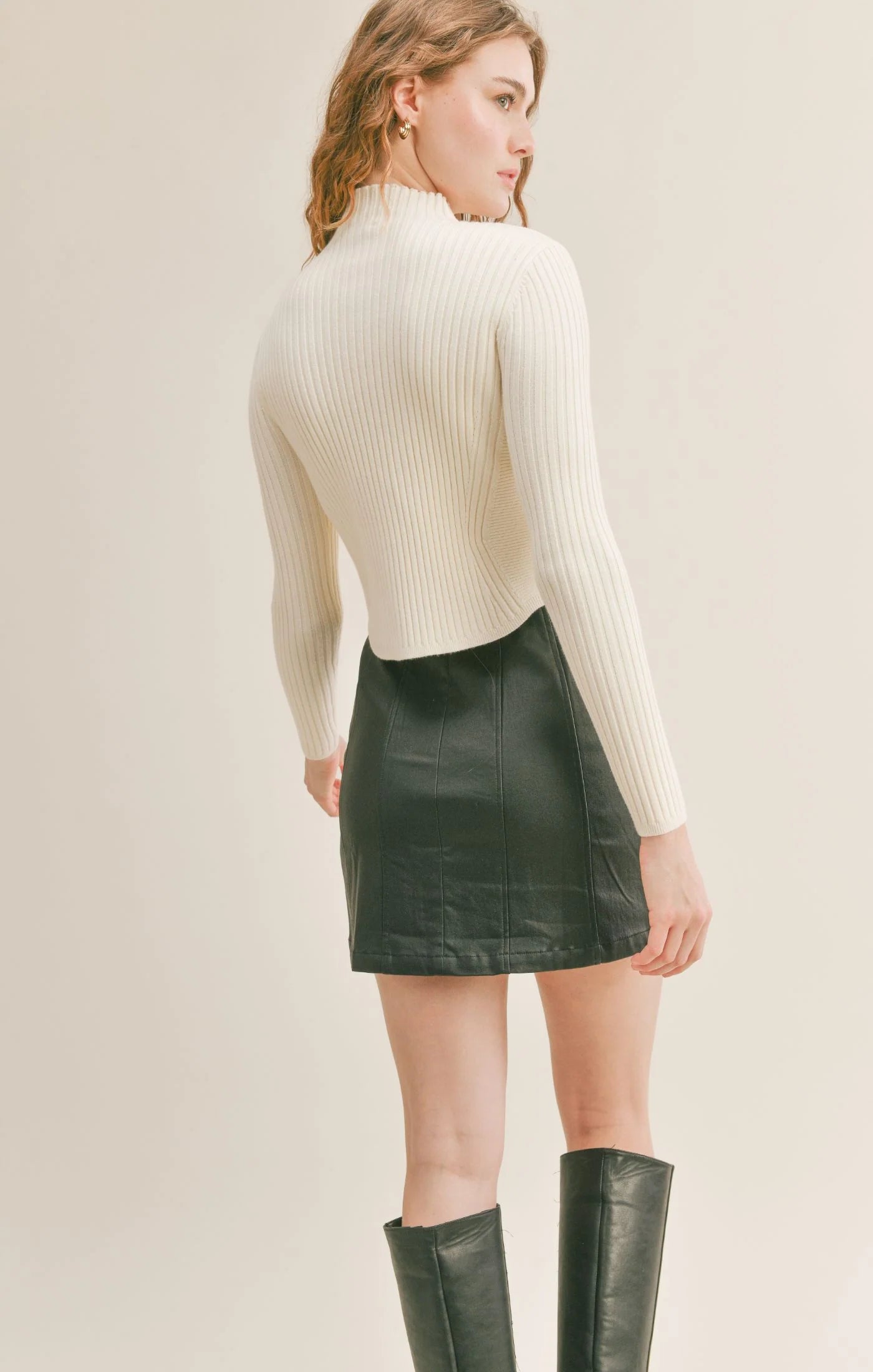 Effortlessly Stylish Ribbed Knit Sweater