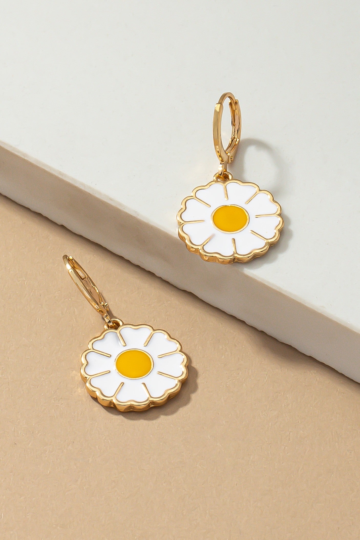 DAISY HUGGIE HOOP EARRINGS