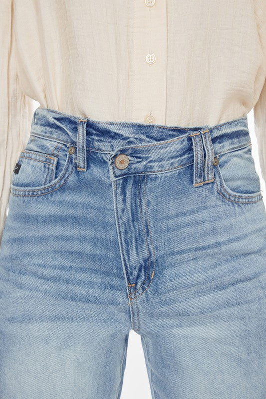 KANCAN FADED STRAIGHT LEGGED DENIM