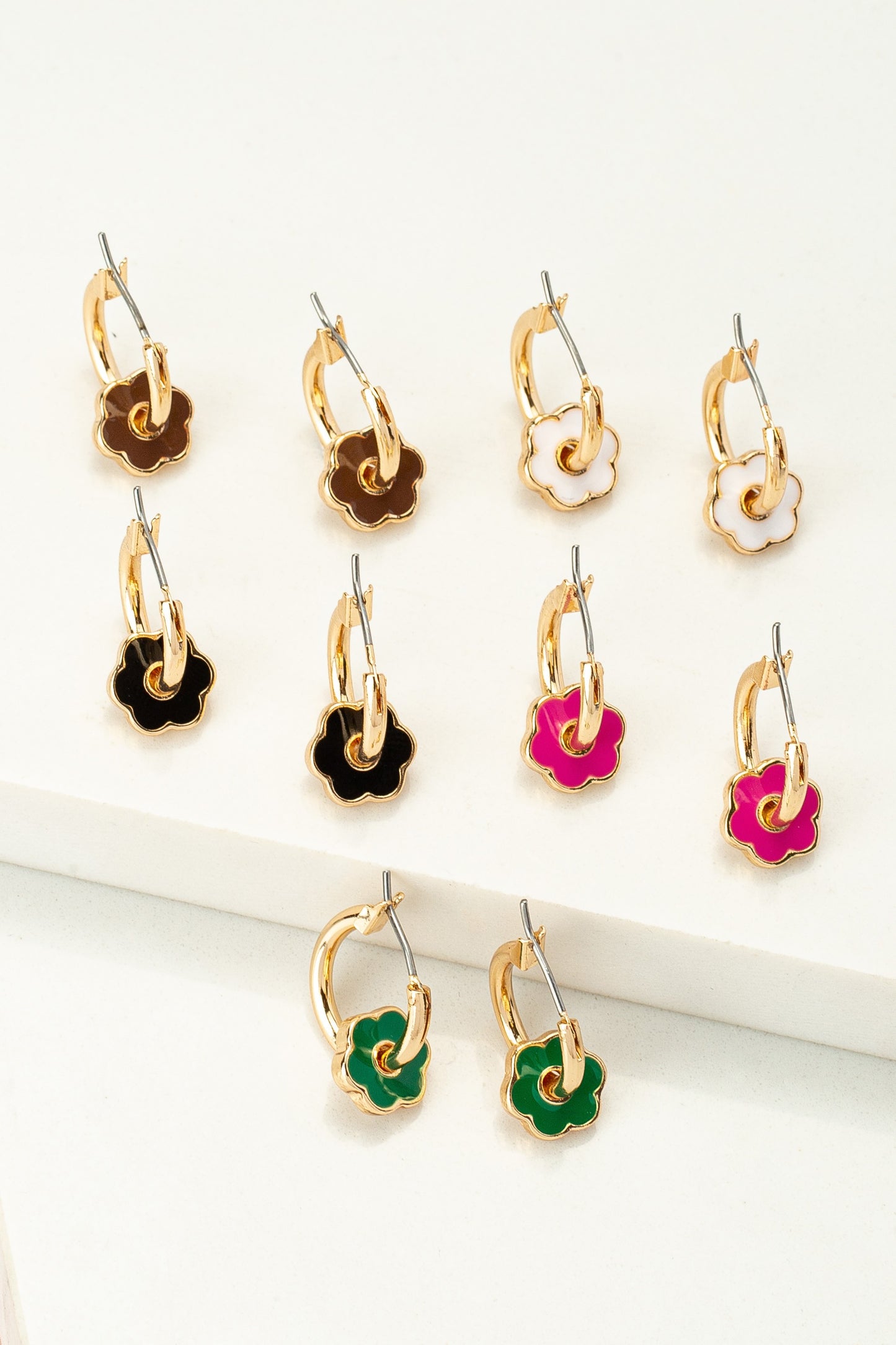 HUGGIE HOOP WITH FLOWER EARRING