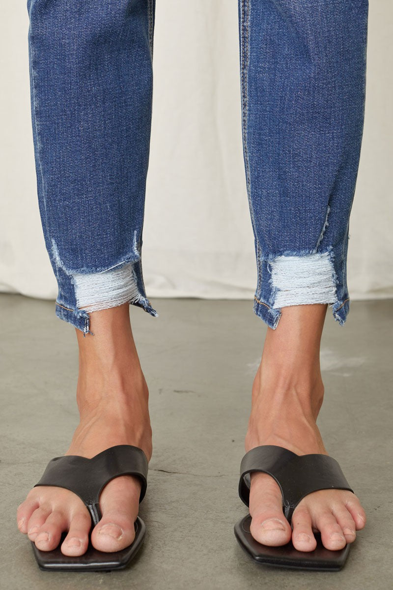 KANCAN SKINNY MID-RISE STRAIGHT DENIM