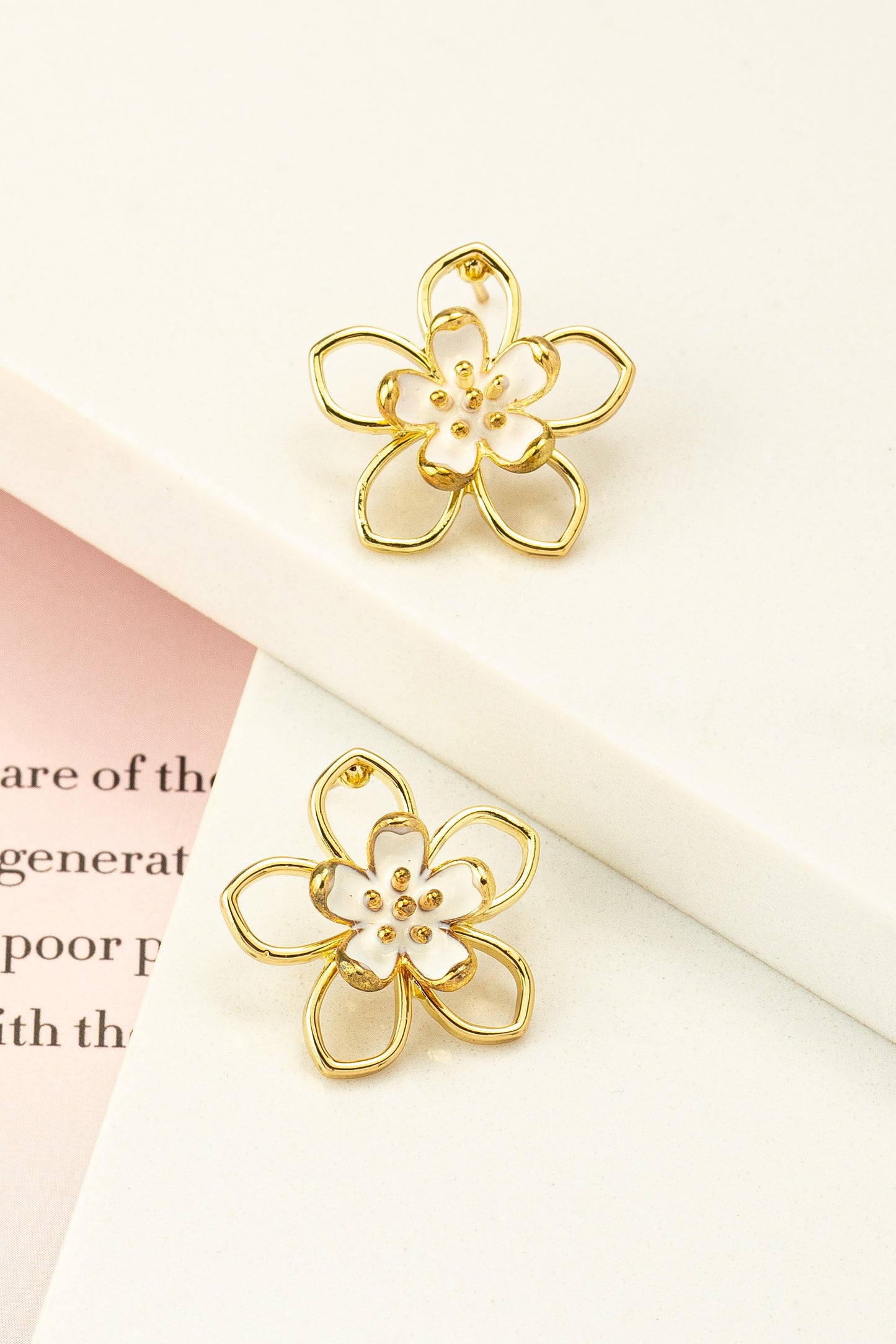 SWEET AS CAN BE FLOWER EARRING