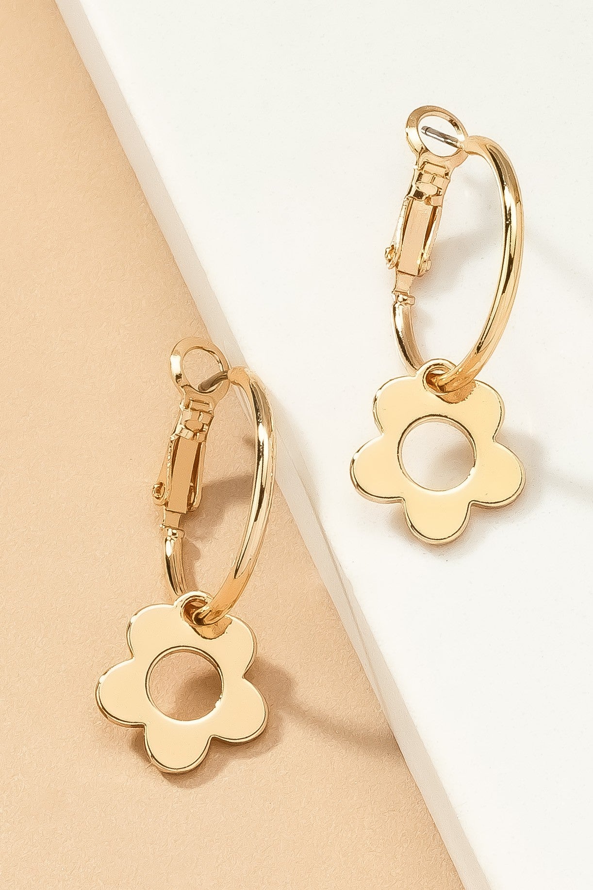 CUTOUT FLOWER DROP EARRINGS