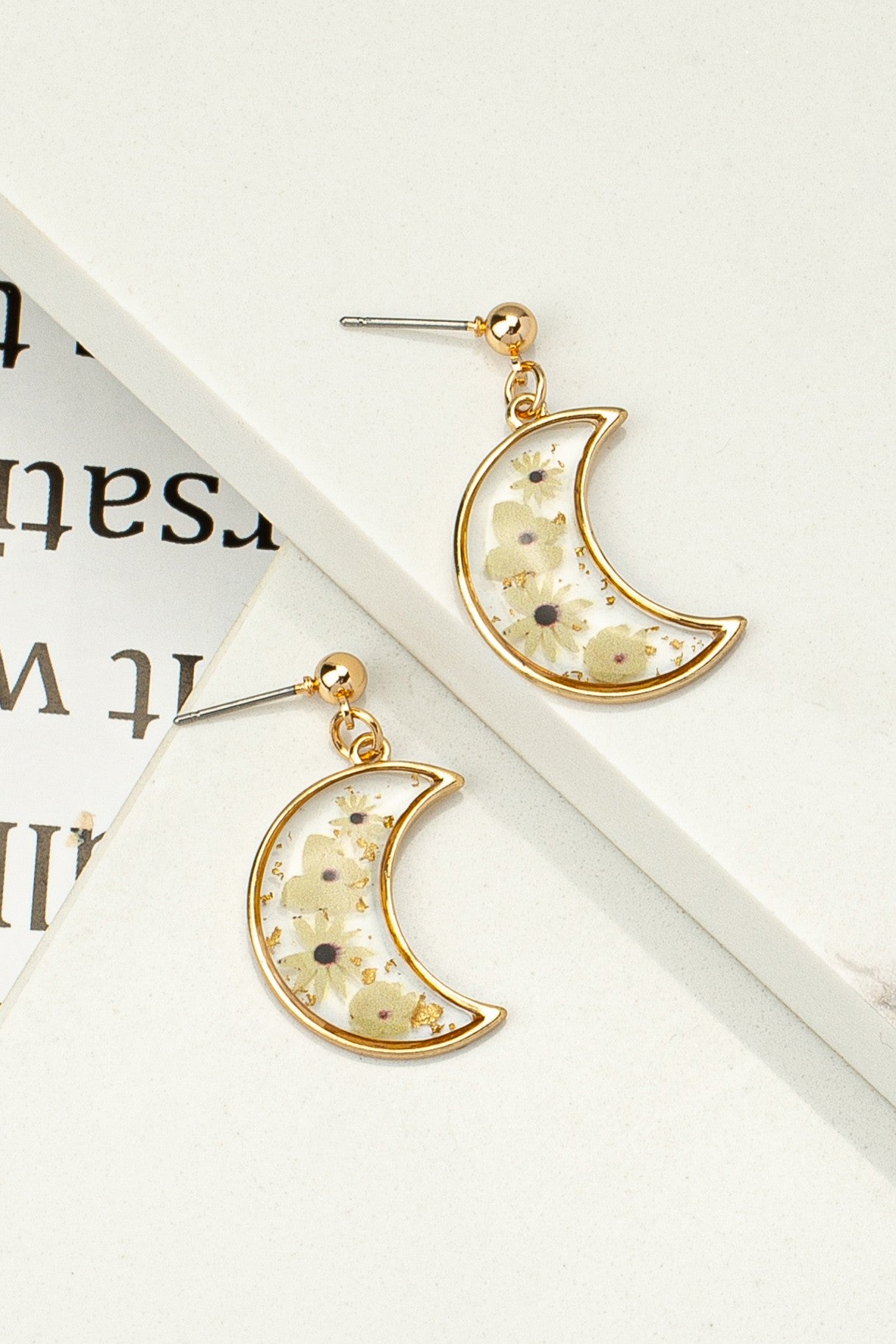 MOON SHAPED DRIED FLOWER DROP EARRINGS