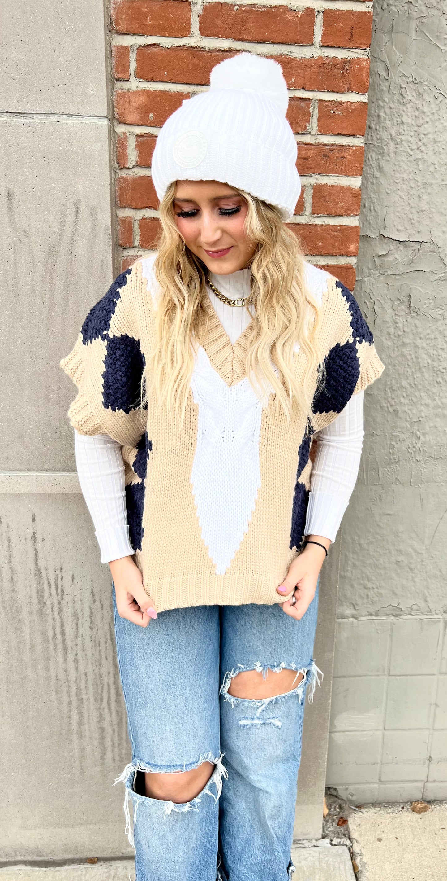 PERFECT COMPANY KNIT SWEATER VEST